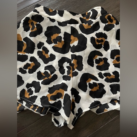 Show Me Your MuMu Black and Brown Leopard Pattern Shorts Flared Size Women Small - Picture 4 of 8